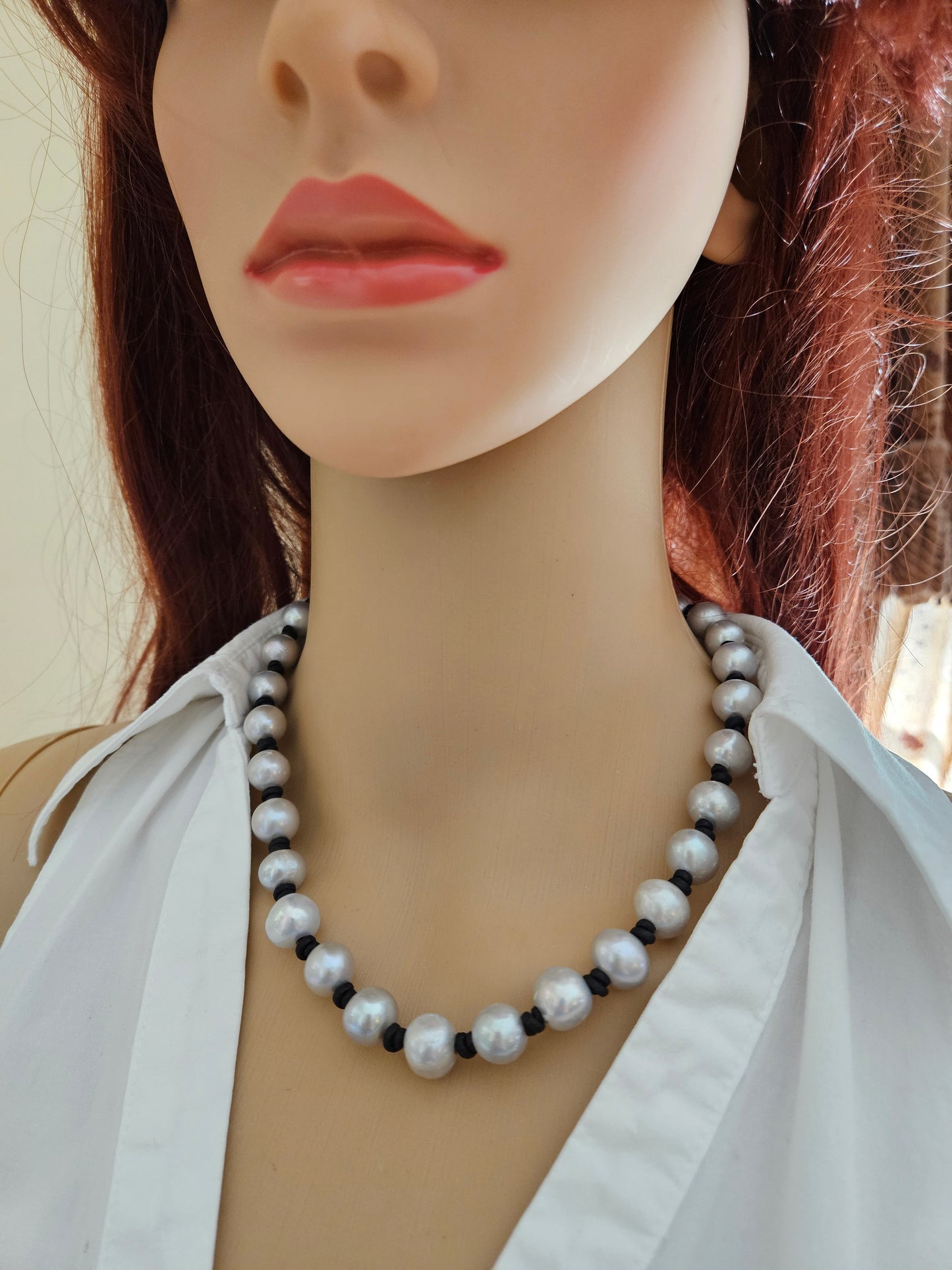 Silver-Gray Freshwater Pearl Necklace: Knotted Leather, Minimalist Boho