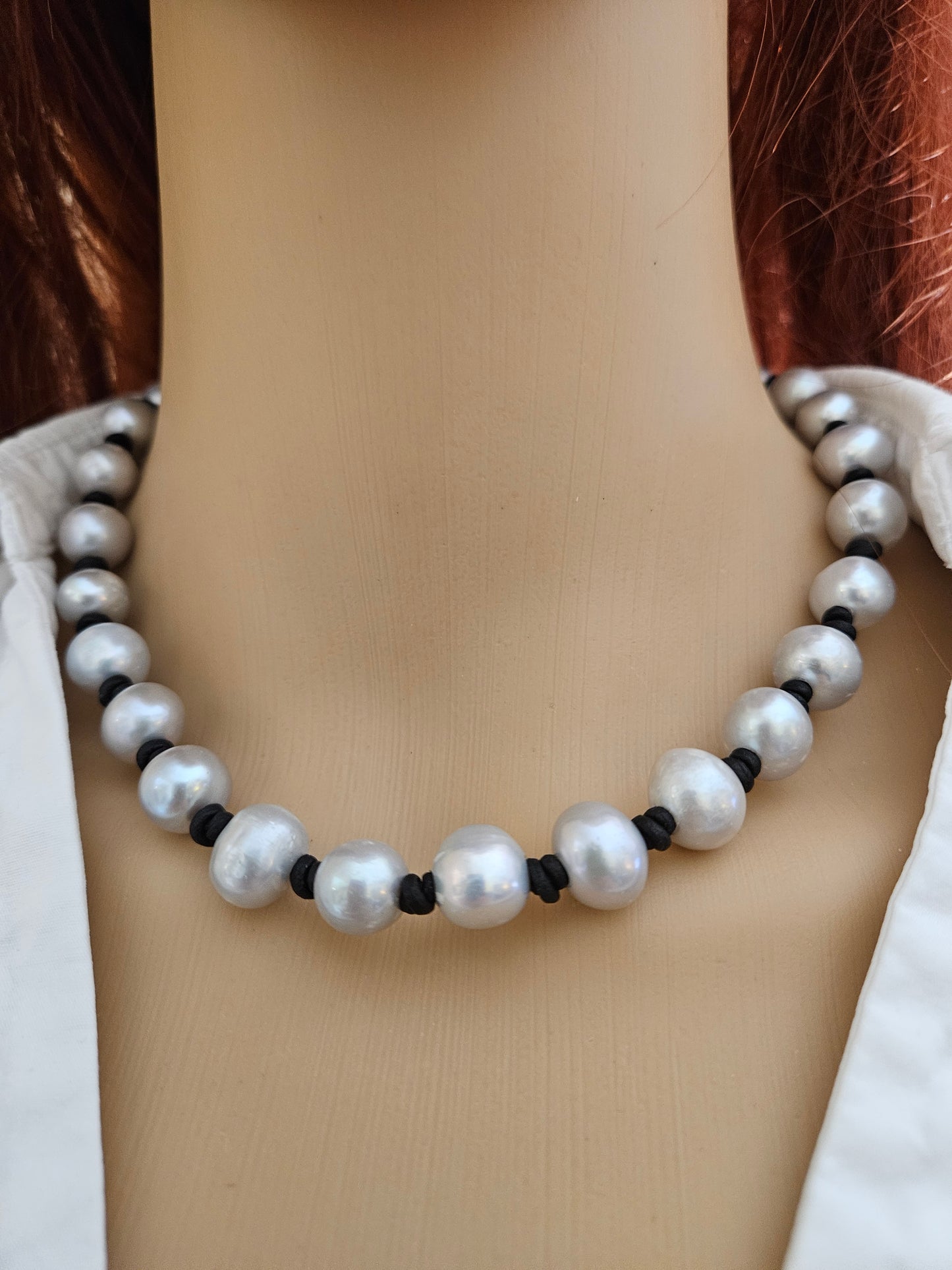 Silver-Gray Freshwater Pearl Necklace: Knotted Leather, Minimalist Boho