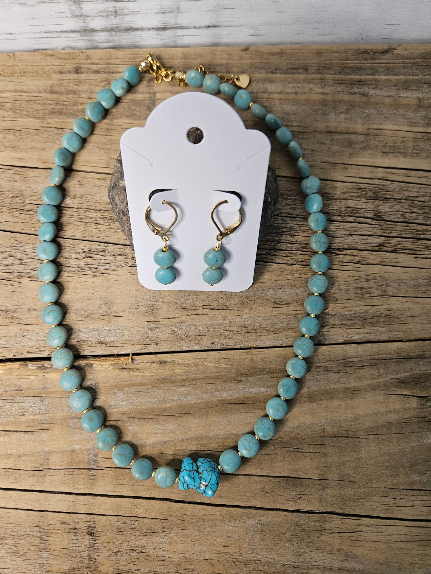 Sale ! Magnesite Blue Green Necklace with Earring Set