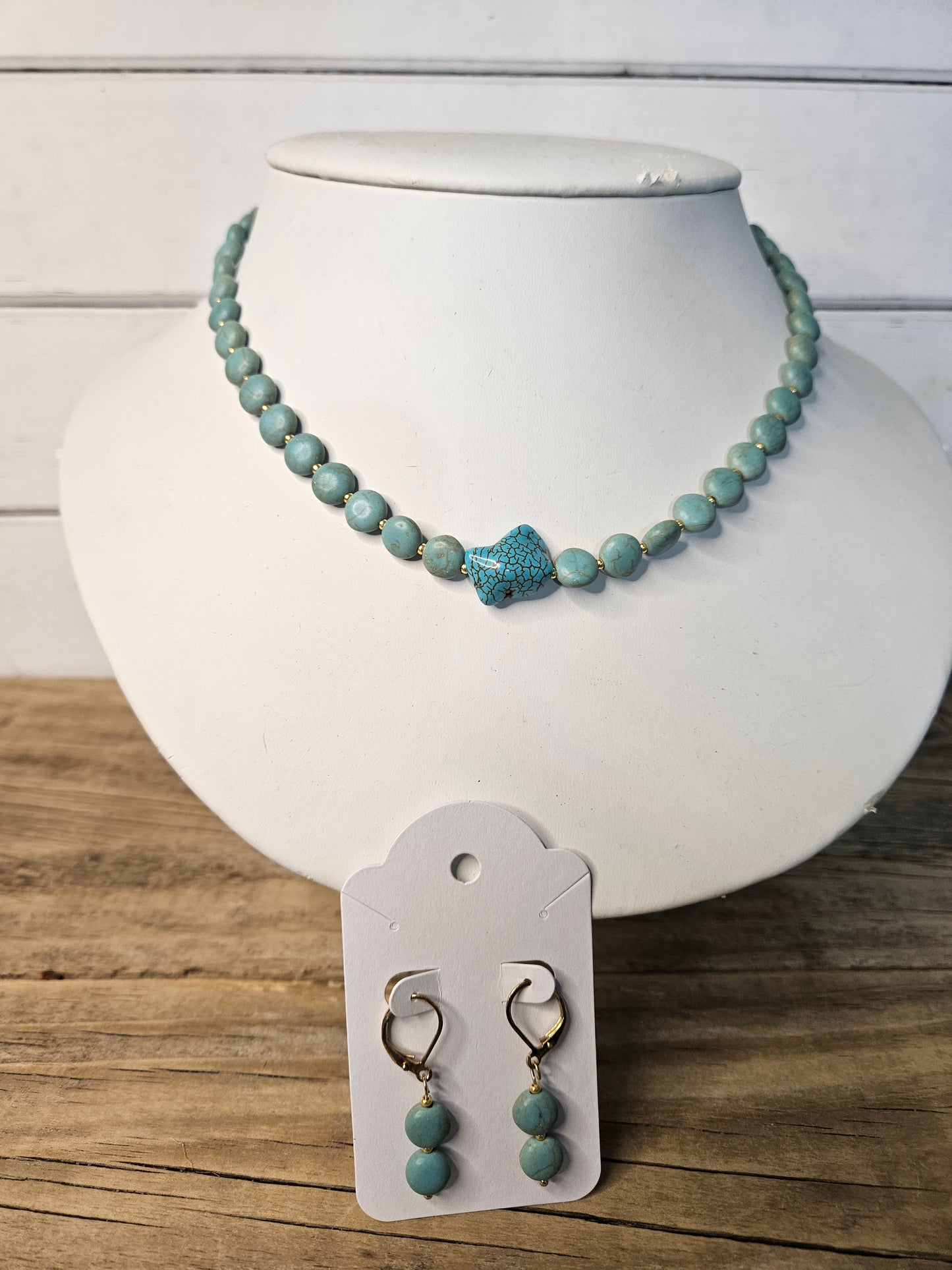 Sale ! Magnesite Blue Green Necklace with Earring Set